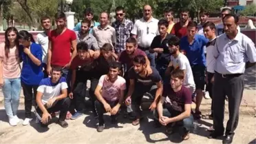 Siirt'te Verdiği Eğitimle 18 Genci Üniversiteli Yaptı