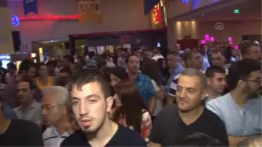 Adana'da 'Pek Yakında' Filminin Galası Yapıldı