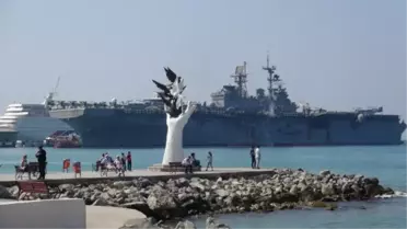 ABD Savaş Gemisi 'Uss Bataan' Kuşadası'nda