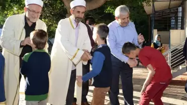 Kumluca'da Çocukların Bayram Sevinci