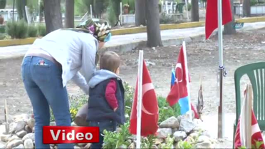 Onun İçin Mezar Değil 'Bayraklı Tarla'