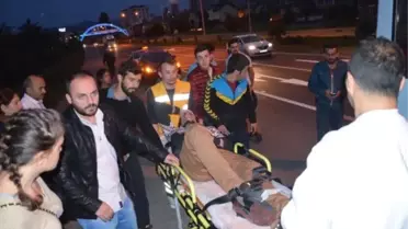 Motorsiklet Minibüse Çarptı: 1 Yaralı