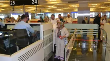 İlk Hac Kafilesi Yurda Döndü