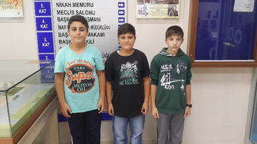 Yaşları Küçük, Gönülleri Büyük