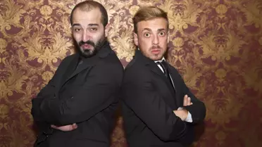 Onlar Kadın Değil; İki Yakışıklı Erkek