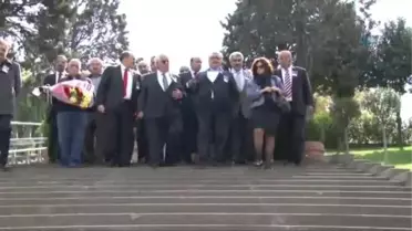 Turgut Özal, Doğum Gününde Mezarı Başında Anıldı