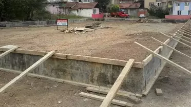 İzmit Yenidoğan'a Futbol Sahası Yapılıyor