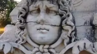 Medusa'nın Mozaiği Restore Ediliyor