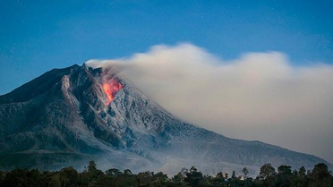 Endonezya'da Faaliyete Geçen Sinabung Yanardağı