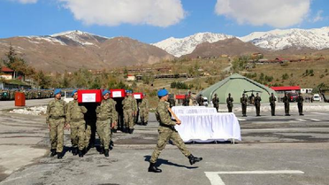 Şehit Askerler İçin Van ve Hakkari'de Tören Yapıldı