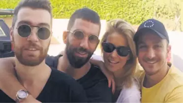 Burcu Esmersoy'dan Sevgilisini Kızdıran Hareket