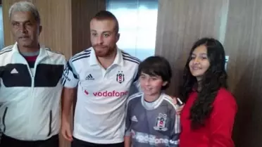 Gözyaşlarına Boğulan Beşiktaşlı Mecit, Sosyal Medyayı Salladı