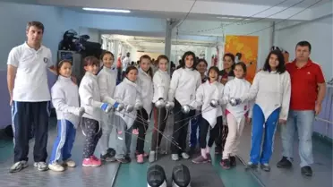 Kılıçlar Cumhuriyet İçin Çekildi