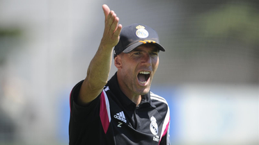 Zinedine Zidane'a 3 Ay Sahalardan Men Cezası