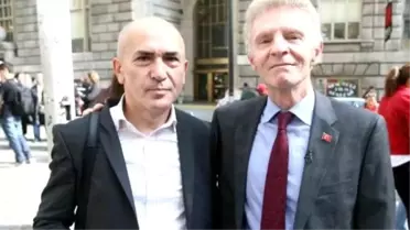 Gece Yarısı Ekspresi' Filminin Gerçek Hayattaki Kahramanı New York'ta Türk Bayrağı'nı Göndere Çekti...