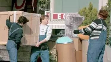 3 Adam'dan Kırıp Geçiren Kargo Reklamı