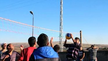 Ezidiler, Eğitim ve Sporla Yaşadıklarını Unutmaya Çalışıyor