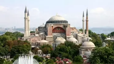 İstanbul'da 'Kuyruk Mafyası' Turizmi Tehdit Ediyor