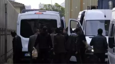 Gözaltına Alınan Polisler Güvenlik Önlemleri Altında Adliye'ye Getirildi