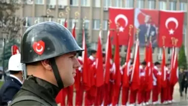 Uşaklılar Ata'yı Andı