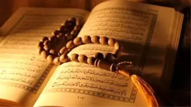 83 Yaşındaki Döndü Nine Kur'an Okumayı Öğreniyor