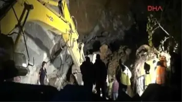 Göçük Meydana Gelen Tünel İnşaatında Çalışmalar Durdu (2)