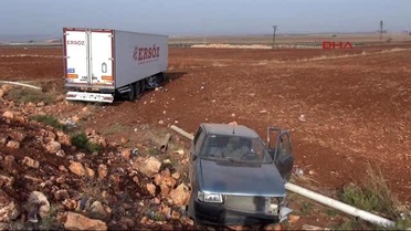 Hatay'da Tır Otomobile Çarptı: 5 Yaralı