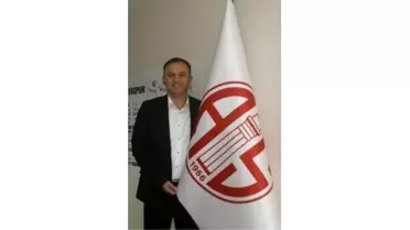 Hami Mandıralı Antalyaspor'la Sözleşme İmzaladı