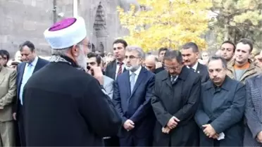 Seyit Taha Yalçın Bakan Yıldız'ın da Katıldığı Cenaze Namazı Sonrasında Toprağa Verildi