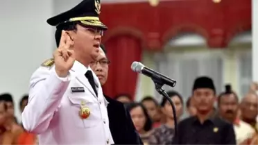 Endonezya'da 50 Yıl Aradan Sonra İlk Defa Hristiyan Vali Atandı