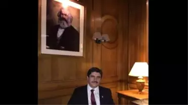 AKP'li Yasin Aktay Karl Marks'ın Fotoğrafıyla Poz Verdi