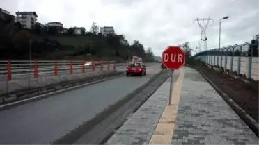 Görme Engellilerin Yoluna Dikilen 'Dur' Tabelası Herkesi Şaşırttı