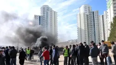 İnşaat İşçileri Yol Kapatıp Eylem Yaptı