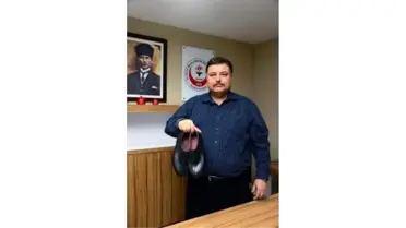 Öğretmenler Günü'nde Lastik Ayakkabı Giyecekler