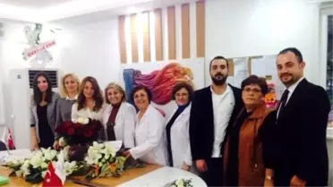 Dünyagöz'den Öğretmenlere Jest