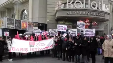 Eskişehir'de Kadınlardan Şiddete Karşı Şarkılı Yürüyüş