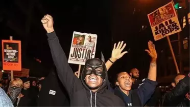 Ferguson'da Jüri Kararının Ardından Başlayan Protestolar
