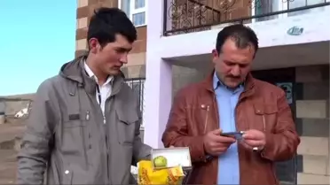 TV'den Sipariş Verdiği Telefonun Kutusundan Armut Çıktı