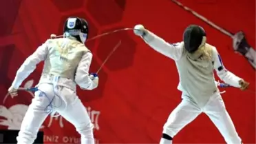 Genç Bayan Eskrimciler, Dünya Kupası'na Hazırlanıyor
