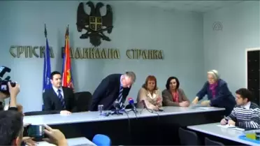 Sırp Lider Şeşely, Lahey Mahkemesine 'Rest' Çekti
