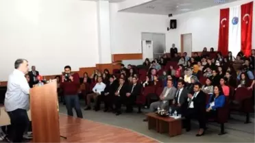 Üniversitelilere İnternet Gazeteciliğini Anlattı