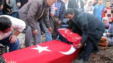 Madenciyi, Göremediği Bir Aylık Oğlu Uğurladı