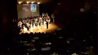 Zeki Müren Doğum Gününde Şarkılarıyla Anıldı