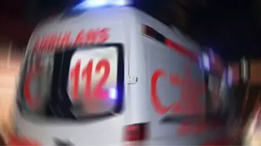 Manisa'da Otomobil Yayalara Çarptı: 6 Yaralı