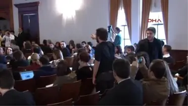 Bakan Işık'a Renan Pekünlü Protestosu