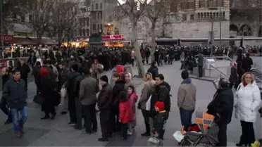 Nimet Abla Gişesi'nde 'Umut' Kuyruğu