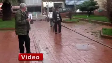 Ayvacık'ta Kapı Kapı Dolaşıp Çocuklarını Arıyor