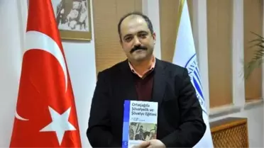 Saü'lü Öğretim Üyesi Öğrencisi ile Birlikte Kitap Yazdı
