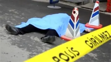 Konya'da Çatıdan Düşen Kişi Hayatını Kaybetti