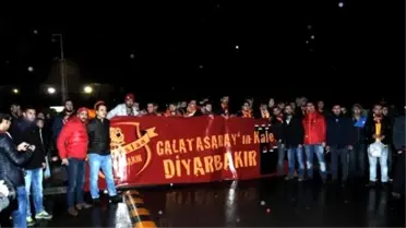 Galatasaray'a Diyarbakır'da Coşkulu Karşılama